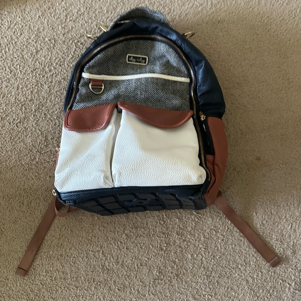 Itzy Ritzy Black and Brown Backpack